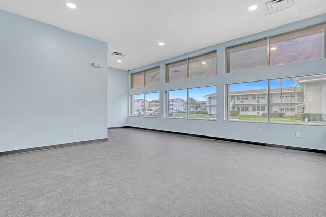 680 Horizon W, Boynton Beach, FL 33435