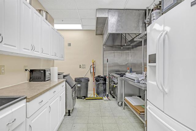 680 Horizon W, Boynton Beach, FL 33435
