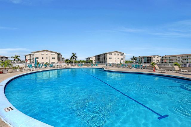 680 Horizon W, Boynton Beach, FL 33435