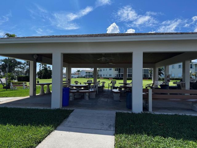 680 Horizon W, Boynton Beach, FL 33435