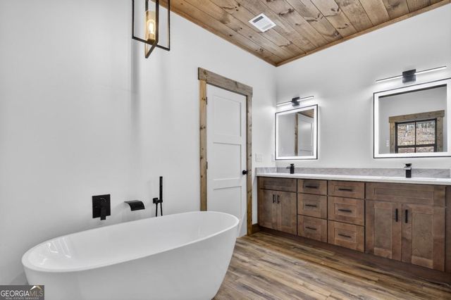 158 Spring Run Drive, Blue Ridge, GA 30513