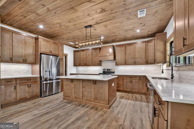 158 Spring Run Drive, Blue Ridge, GA 30513