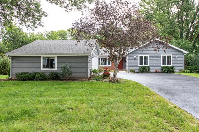 579 Phillips Circle, Antioch, IL 60002