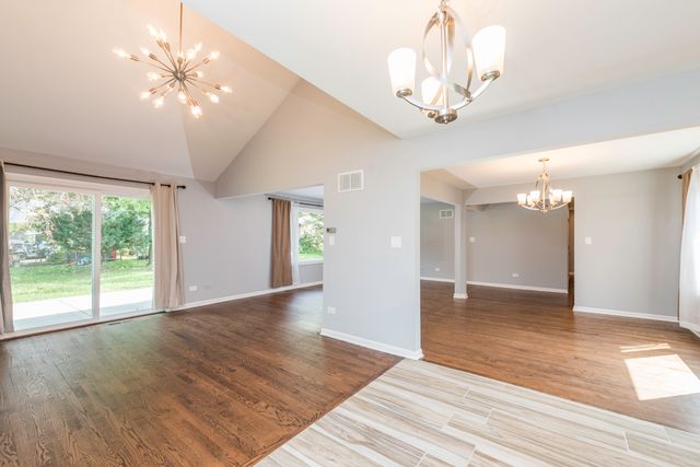 579 Phillips Circle, Antioch, IL 60002