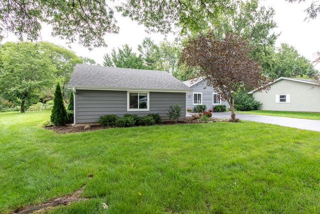 579 Phillips Circle, Antioch, IL 60002
