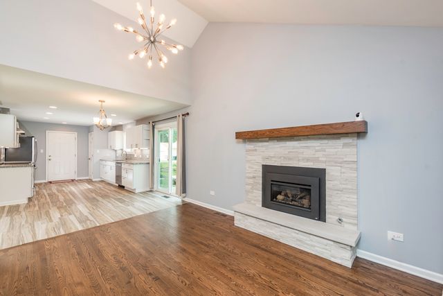 579 Phillips Circle, Antioch, IL 60002