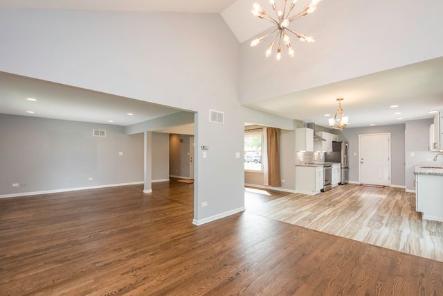 579 Phillips Circle, Antioch, IL 60002