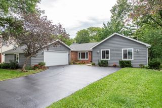 579 Phillips Circle, Antioch, IL 60002
