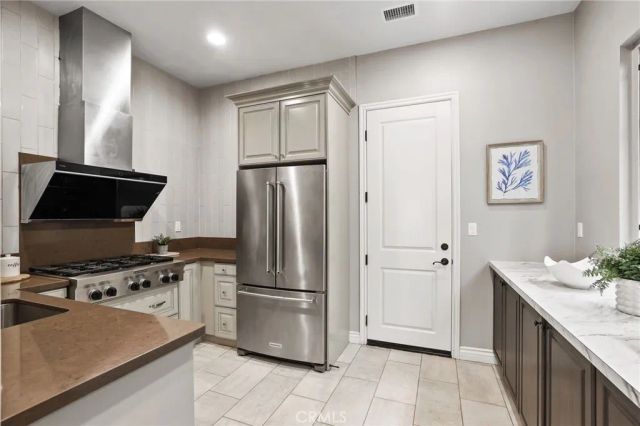 12 Spanish Moss, Irvine, CA 92602