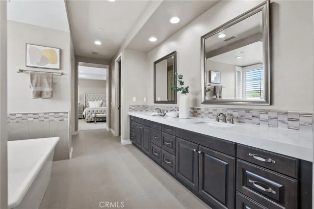 12 Spanish Moss, Irvine, CA 92602