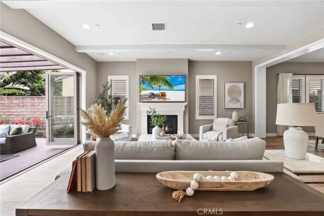 12 Spanish Moss, Irvine, CA 92602