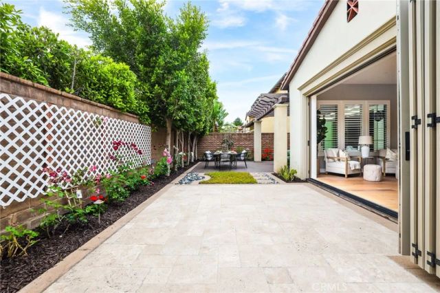 12 Spanish Moss, Irvine, CA 92602