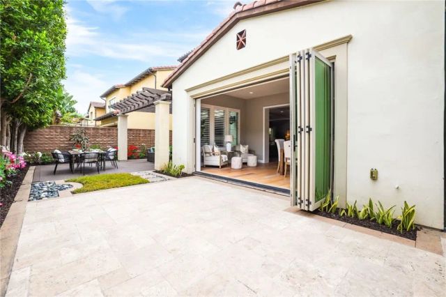 12 Spanish Moss, Irvine, CA 92602