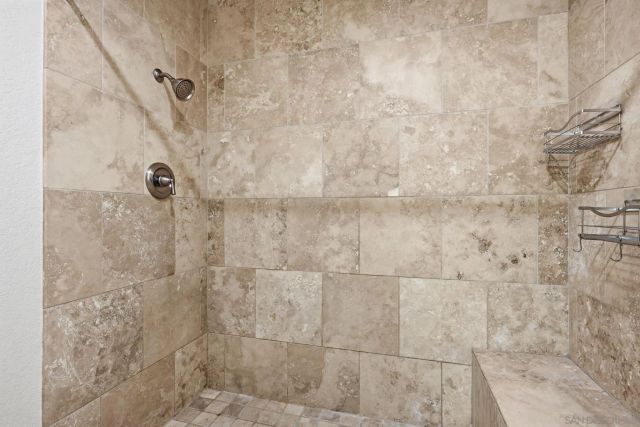 1998 Cambridge Ct, Vista, CA 92081