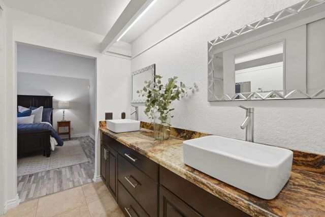 1998 Cambridge Ct, Vista, CA 92081