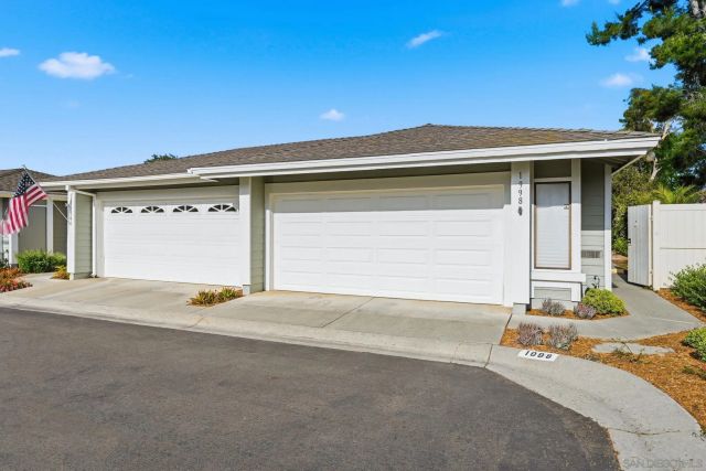 1998 Cambridge Ct, Vista, CA 92081