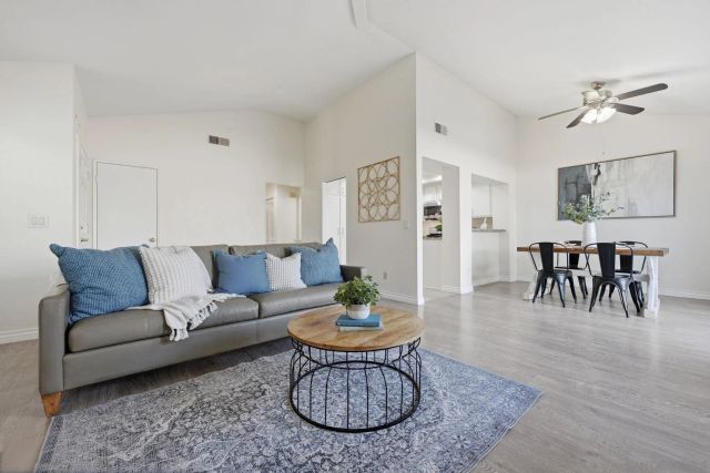 1998 Cambridge Ct, Vista, CA 92081