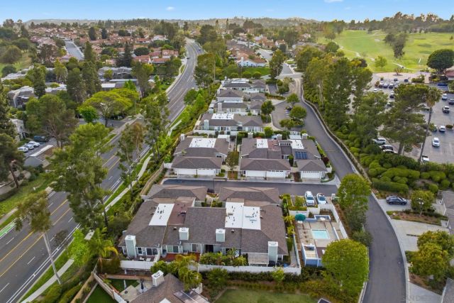 1998 Cambridge Ct, Vista, CA 92081