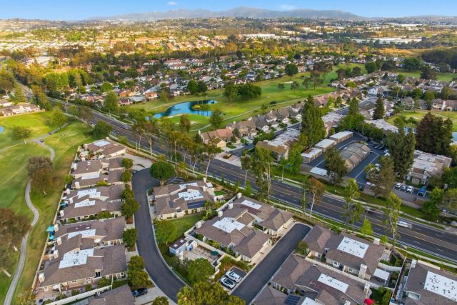 1998 Cambridge Ct, Vista, CA 92081