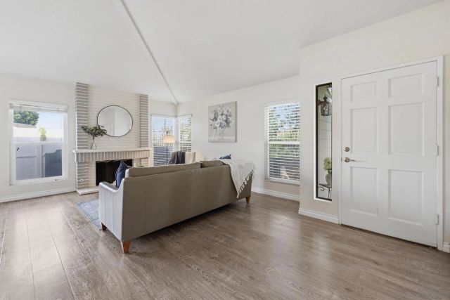 1998 Cambridge Ct, Vista, CA 92081