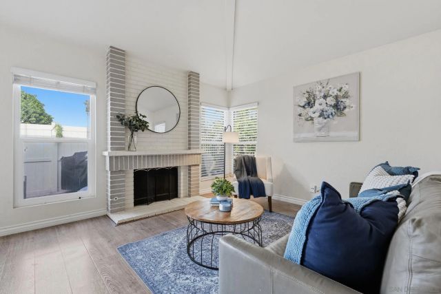 1998 Cambridge Ct, Vista, CA 92081