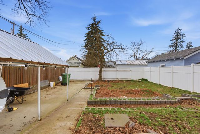 3919 N Washington St, Spokane, WA 99205