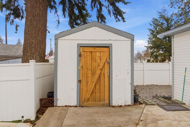 3919 N Washington St, Spokane, WA 99205