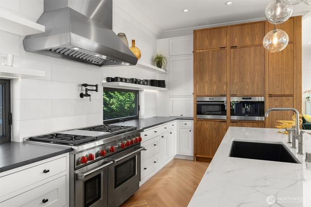 362 Ward Street, Seattle, WA 98109