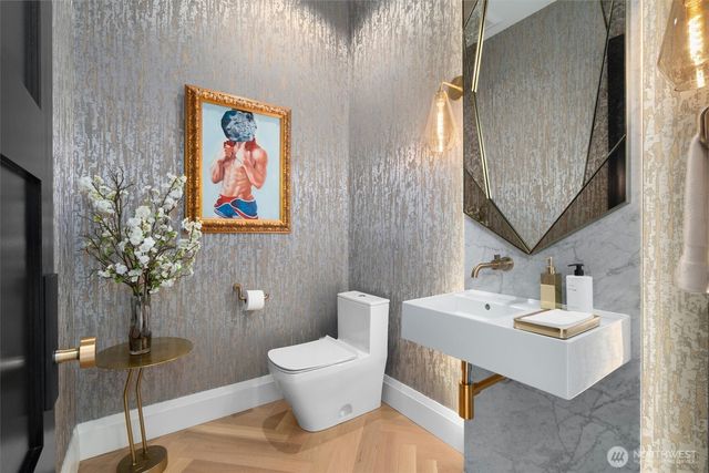 362 Ward Street, Seattle, WA 98109