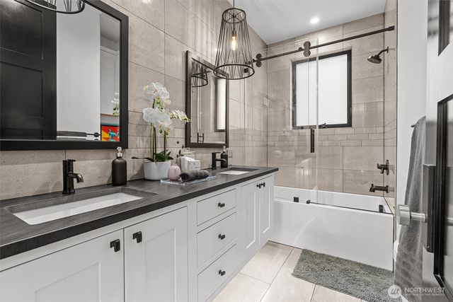 362 Ward Street, Seattle, WA 98109