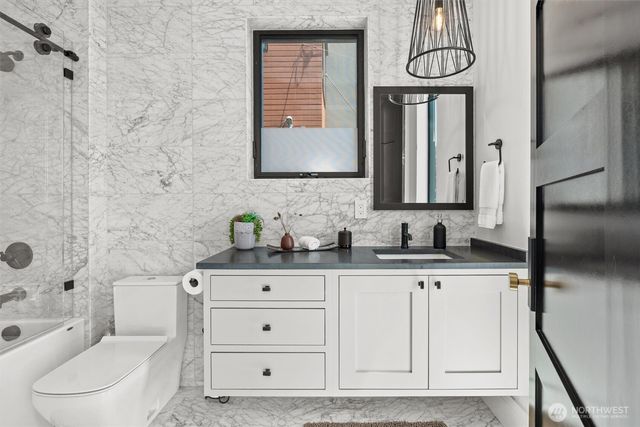 362 Ward Street, Seattle, WA 98109