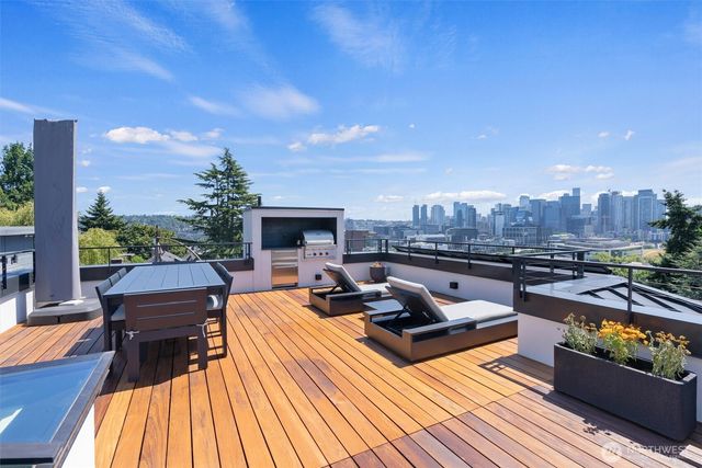 362 Ward Street, Seattle, WA 98109