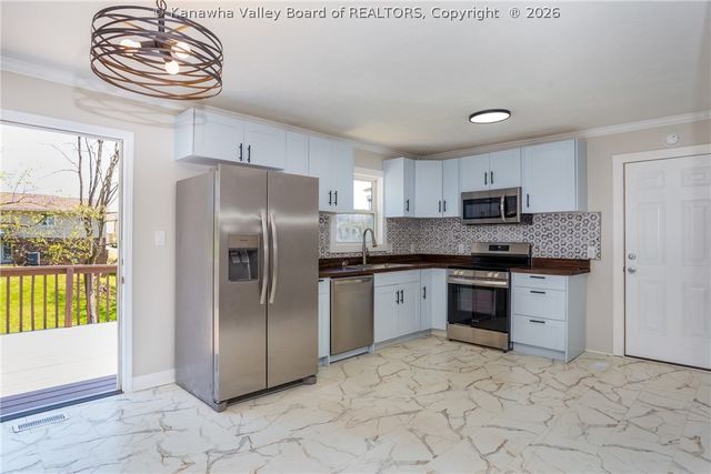 5216 Bethany Drive, Cross Lanes, WV 25313