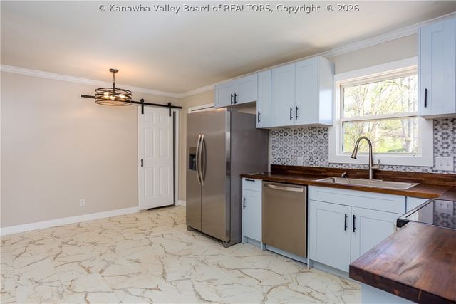 5216 Bethany Drive, Cross Lanes, WV 25313