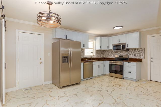 5216 Bethany Drive, Cross Lanes, WV 25313
