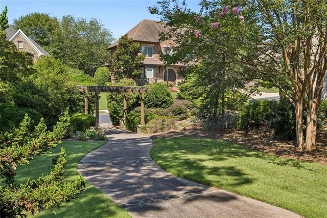 1070 Stonegrove Lane, Roswell, GA 30075