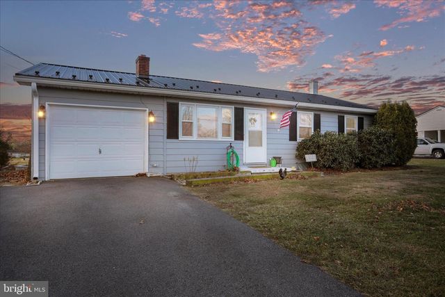 4402 SHATZER ST, Chambersburg, PA 17202