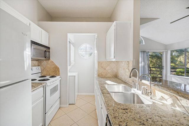 3317 Golden Trails Drive 802, Kingwood, TX 77345