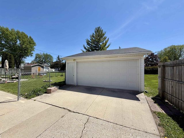 252 E SCOTT STREET, Fond Du Lac, WI 54935