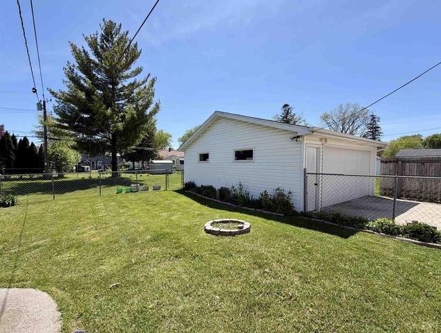 252 E SCOTT STREET, Fond Du Lac, WI 54935