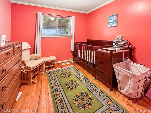 21 Edison Avenue, Ypsilanti Charter Township, MI 48197
