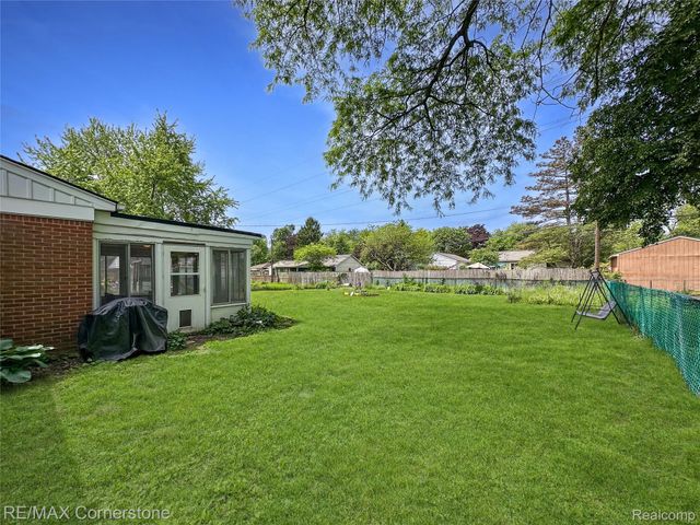 21 Edison Avenue, Ypsilanti Charter Township, MI 48197