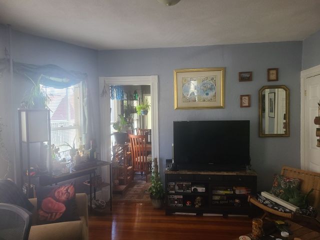 142 Vernal St 2L, Everett, MA 02149