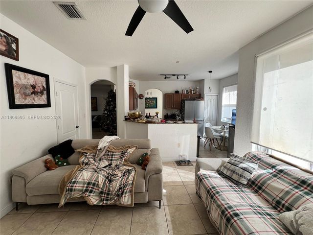 11028 NW 87th Ln, Doral, FL 33178