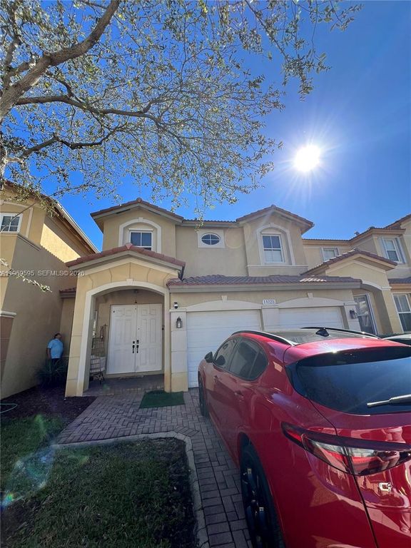 11028 NW 87th Ln, Doral, FL 33178