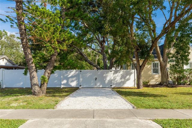 3011 6TH STREET, Sarasota, FL 34237