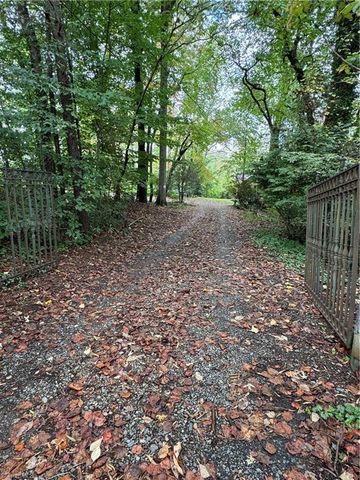 2381 Bethabara Road, Winston-salem, NC 27106