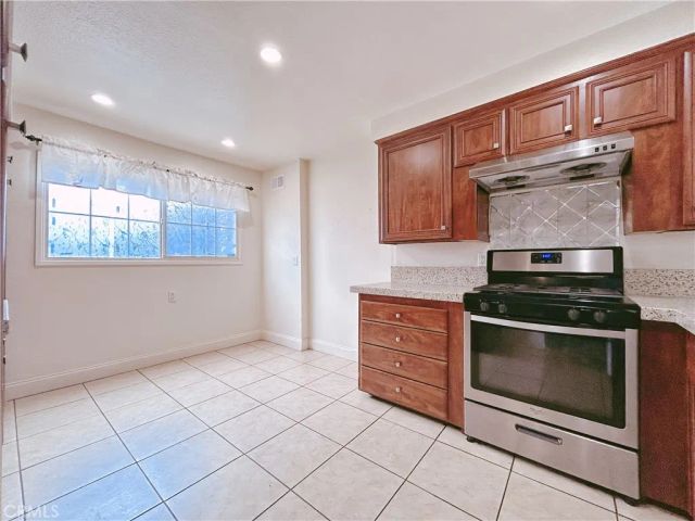 942 Barbara Ln, Pomona, CA 91767