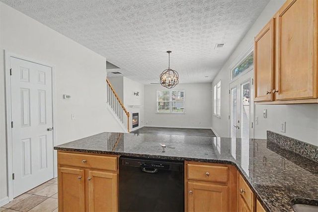 980 Windcroft Circle NW, Acworth, GA 30101