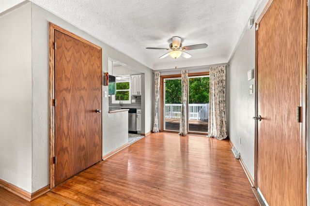 1709 Kenyon Avenue, Des Moines, IA 50315